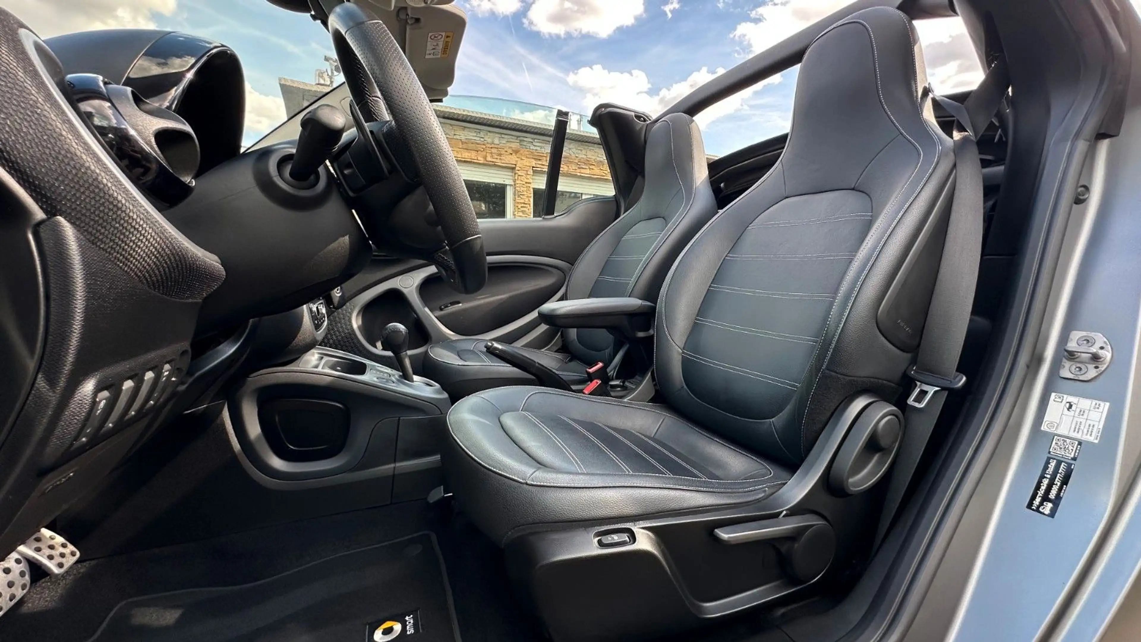 smart forTwo Cabrio TURBO DCT TITANIA MATT GREY! SPORTPAKET! — photo 12
