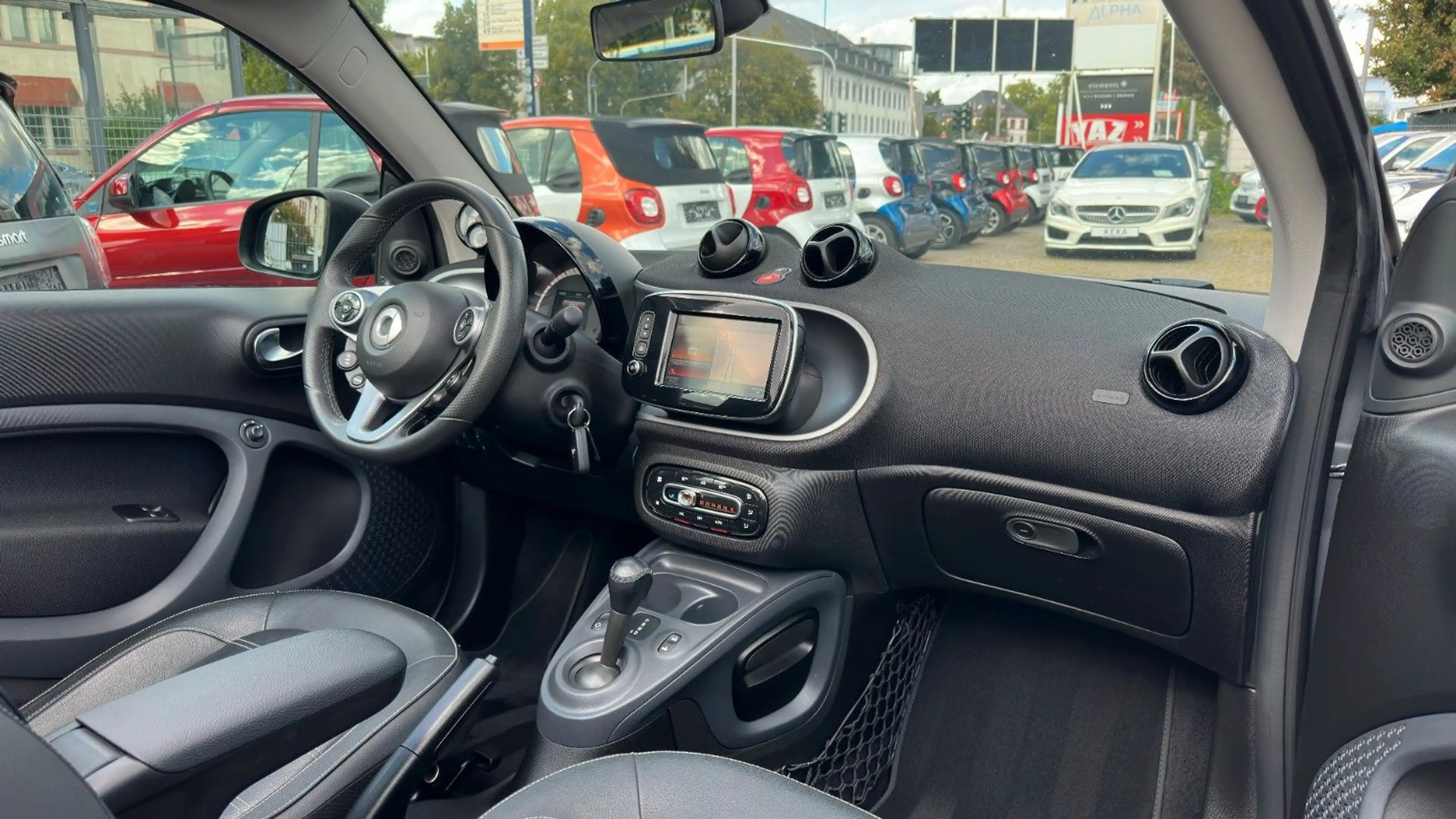 smart forTwo Cabrio TURBO DCT TITANIA MATT GREY! SPORTPAKET! — photo 3