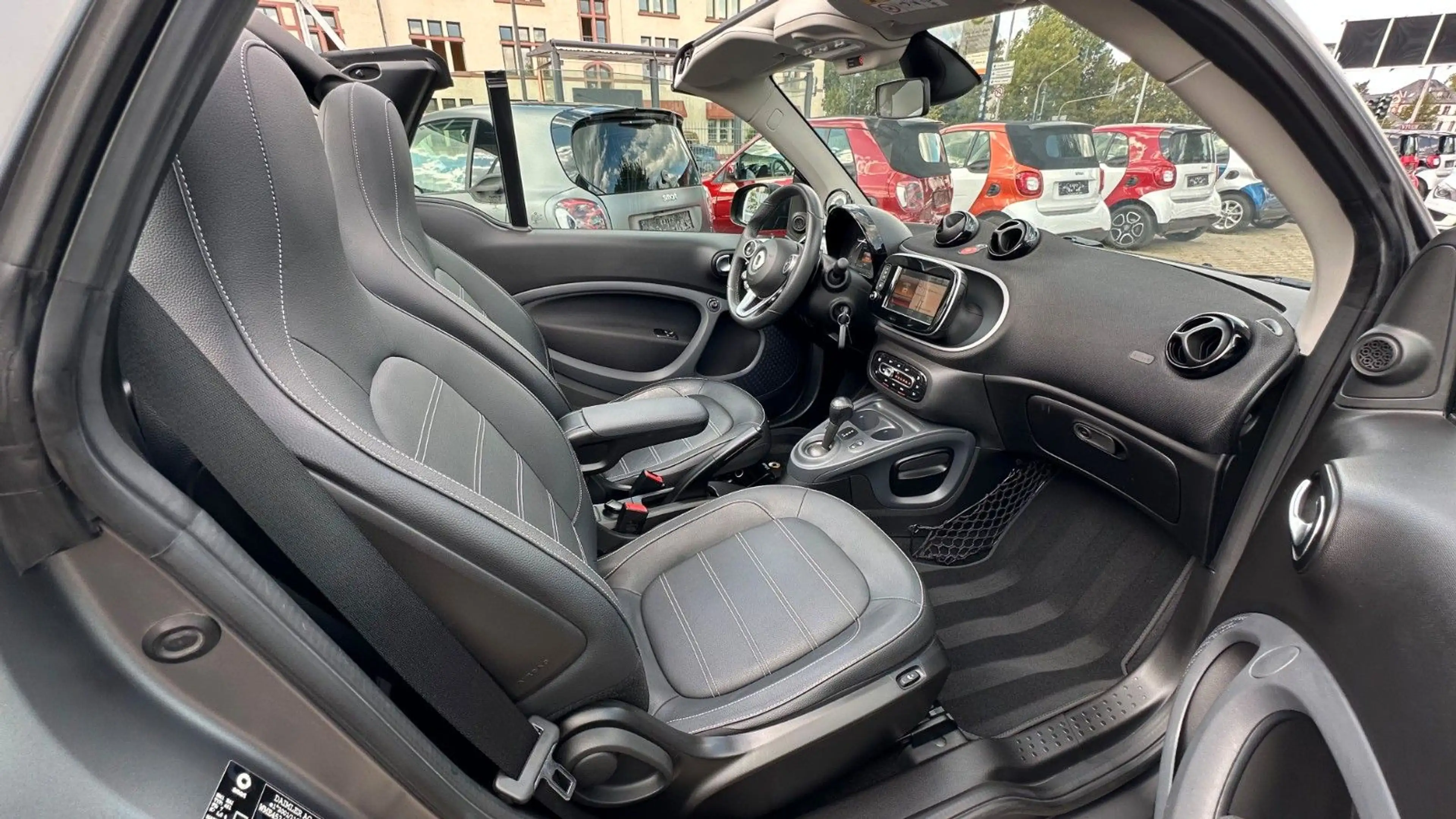 smart forTwo Cabrio TURBO DCT TITANIA MATT GREY! SPORTPAKET! — photo 8
