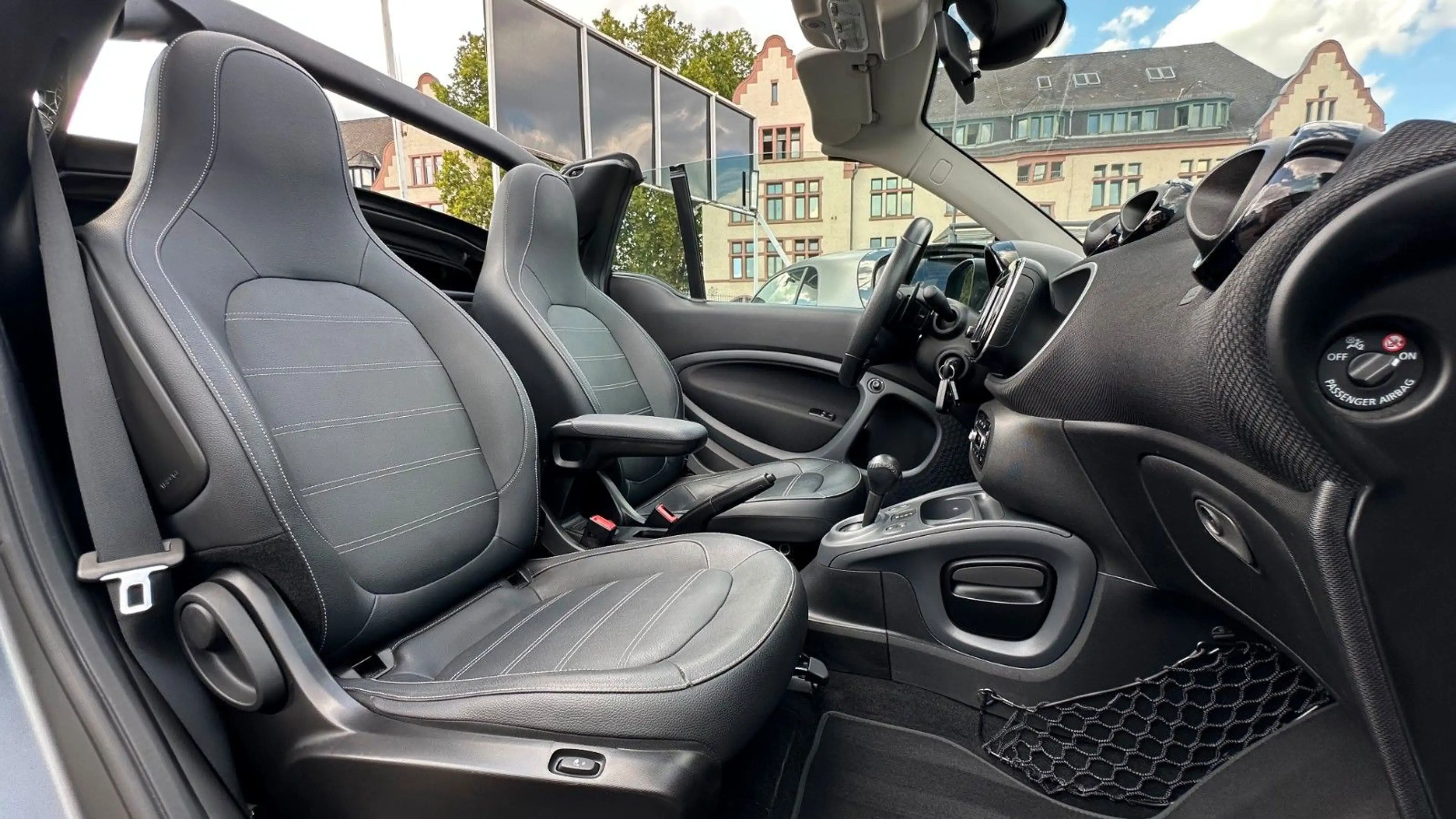 smart forTwo Cabrio TURBO DCT TITANIA MATT GREY! SPORTPAKET! — photo 13