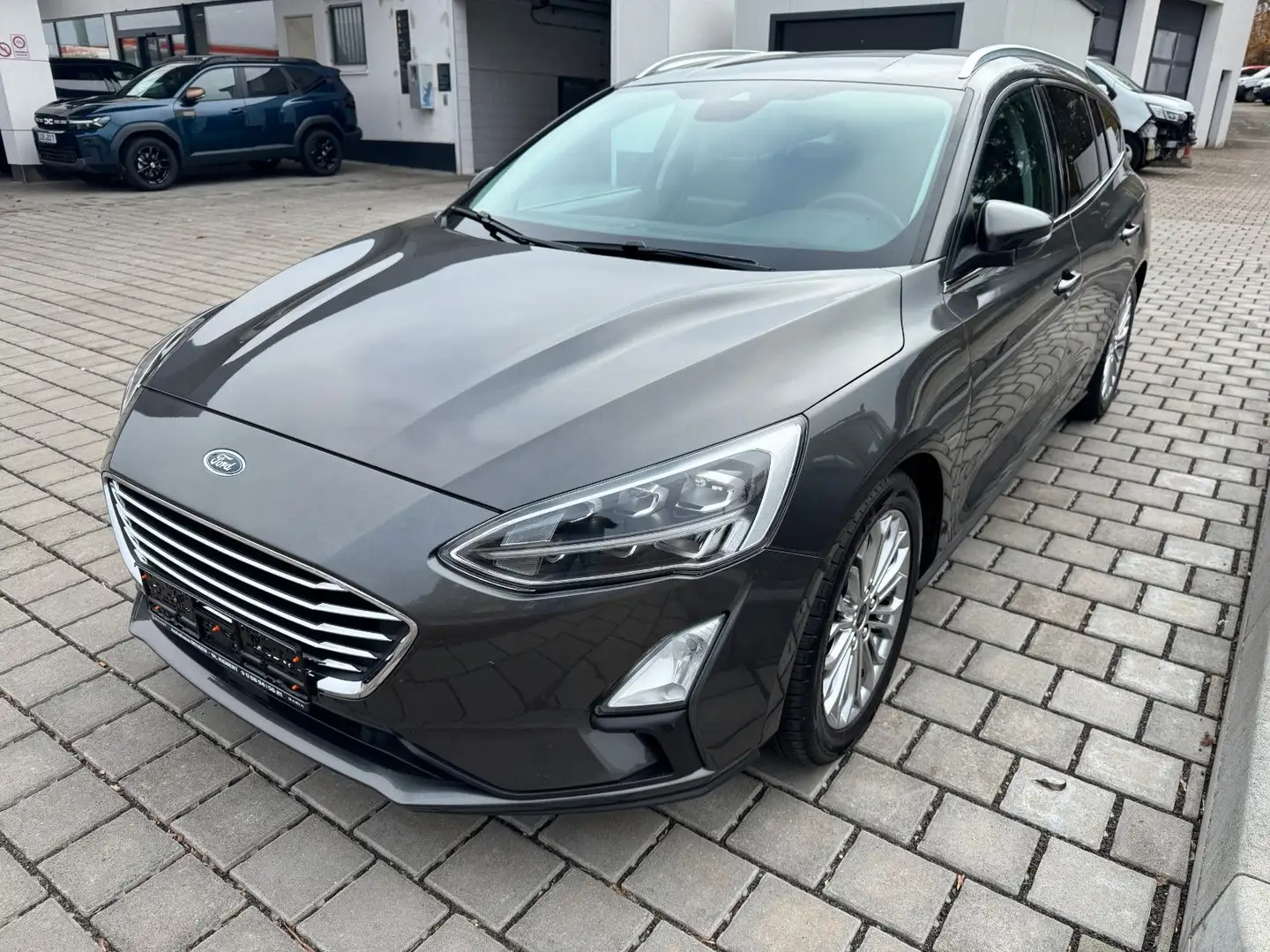 Ford Focus Turnier Titanium 1.5 Gris - 2