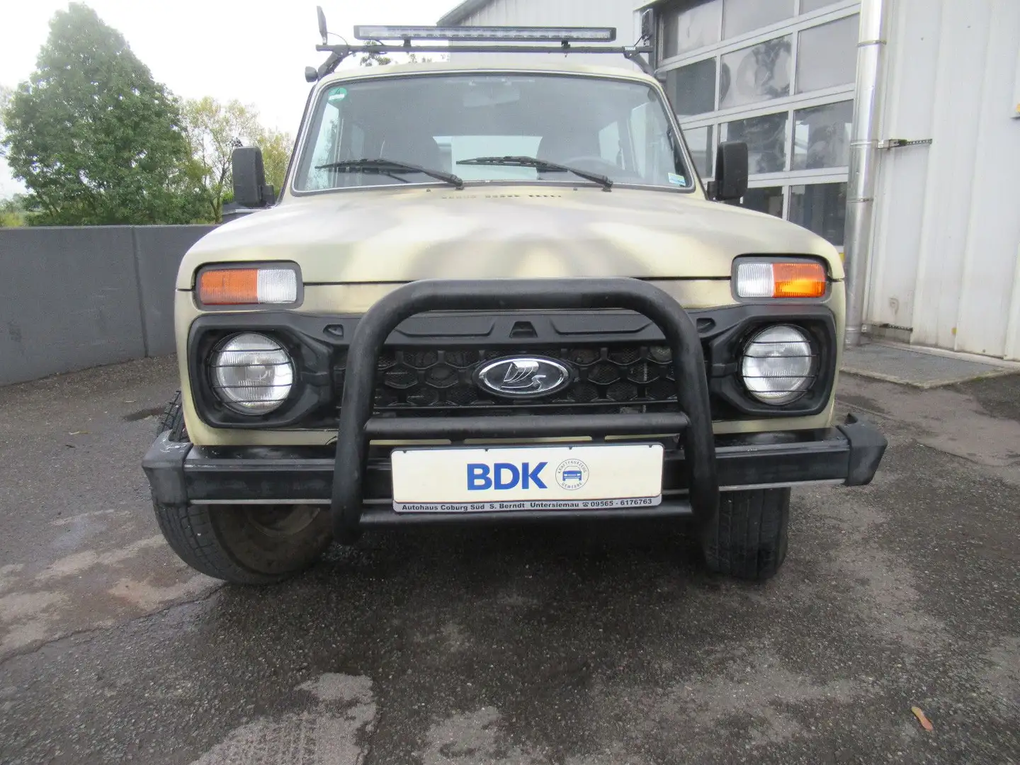 Lada Niva 4x4  AHK RADIO LED RAPTOR BÜGEL TRITTBRETTE Beige - 2