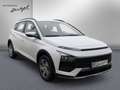 Hyundai BAYON BAYON 1.0 T-GDI Select, KLIMA,NAVI,RFK,TEMPO,PDC Weiß - thumbnail 4