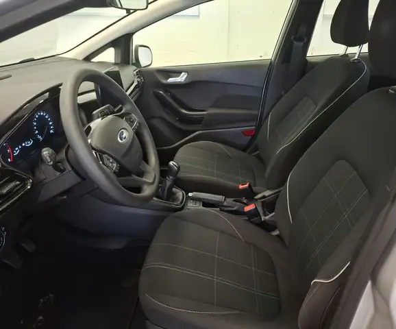 Ford Fiesta view 9