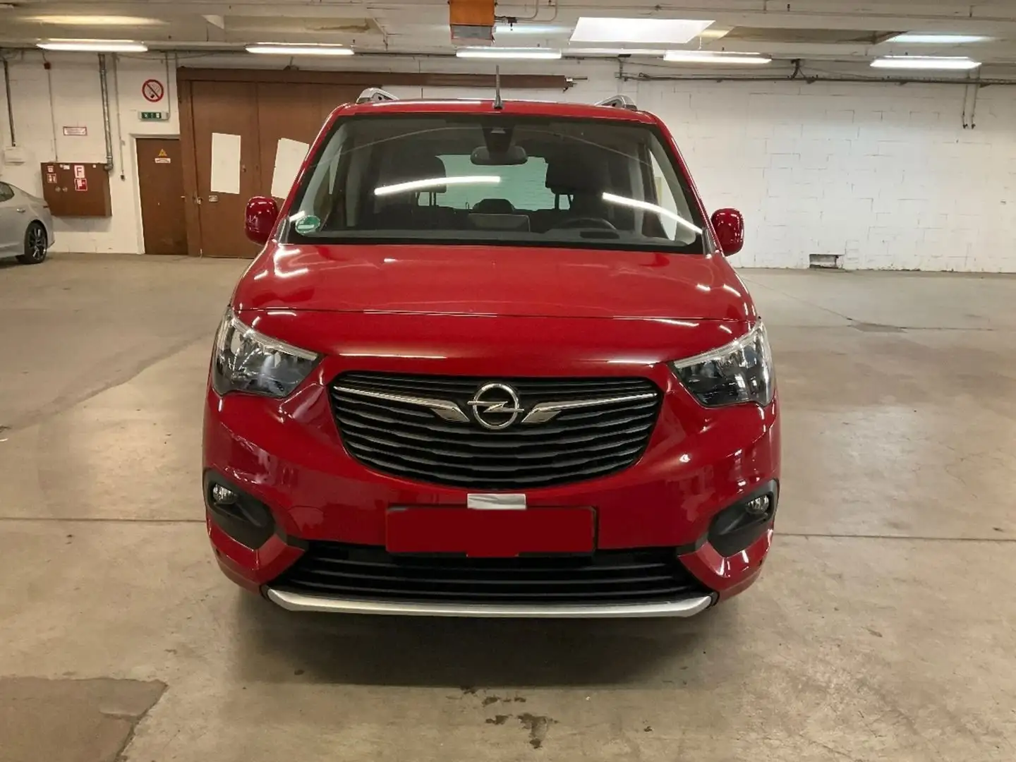 Opel Combo Life 1.2 INNOVATION Rojo - 1