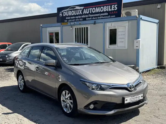 Toyota Auris Touring Sports 1.4 esse 1-prop, 48000km