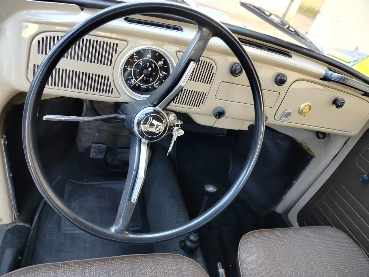Volkswagen Maggiolino tetto apribile 1970, foto 6