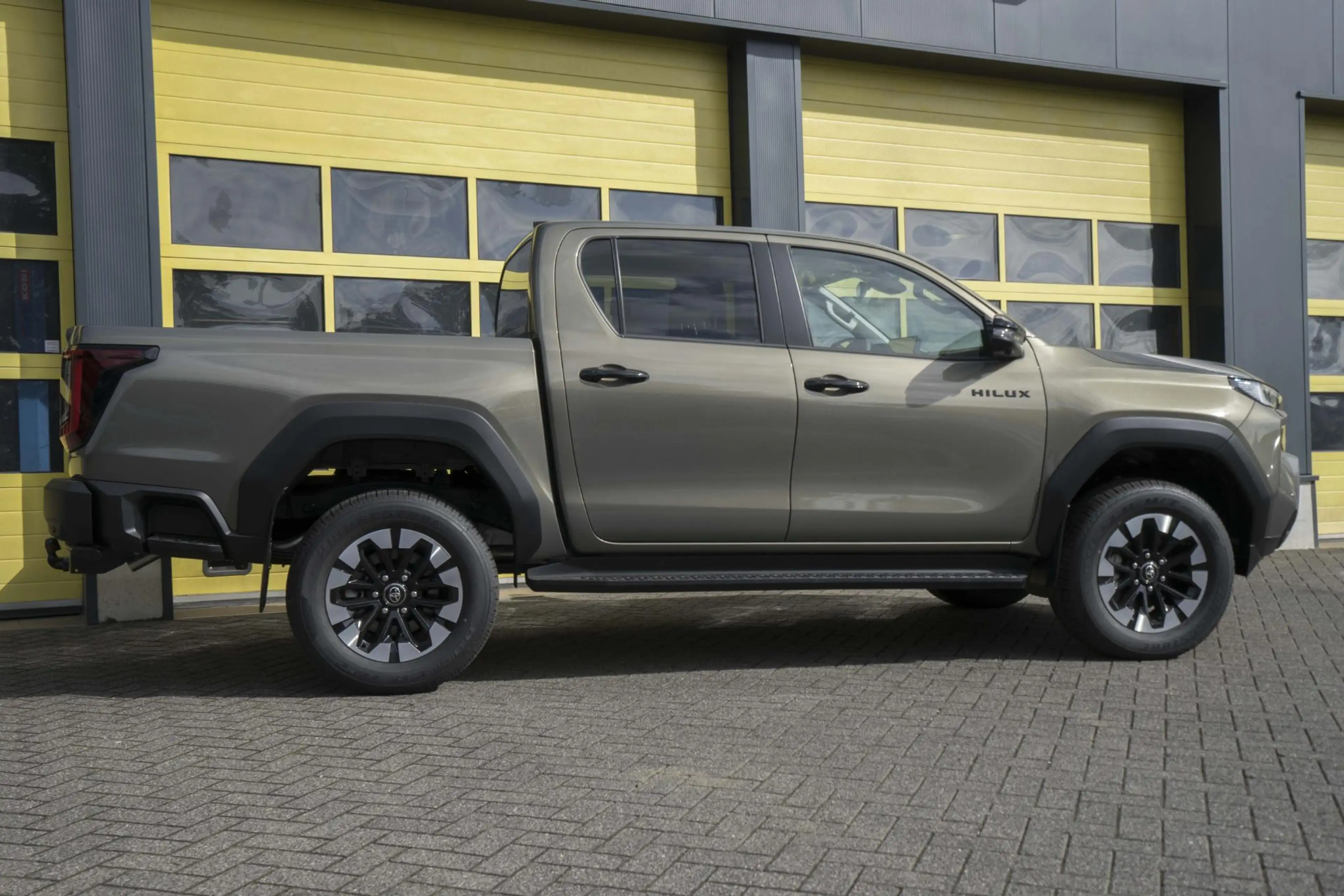 Toyota Hilux Toyota Hilux Toyota Hilux 2.8 D-4D MHEV Double Cab — photo 4