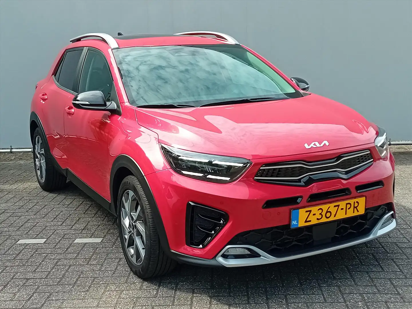 Kia Stonic 1.0 T-GDi 120pk DCT7 GT-PlusLine Rood - 2