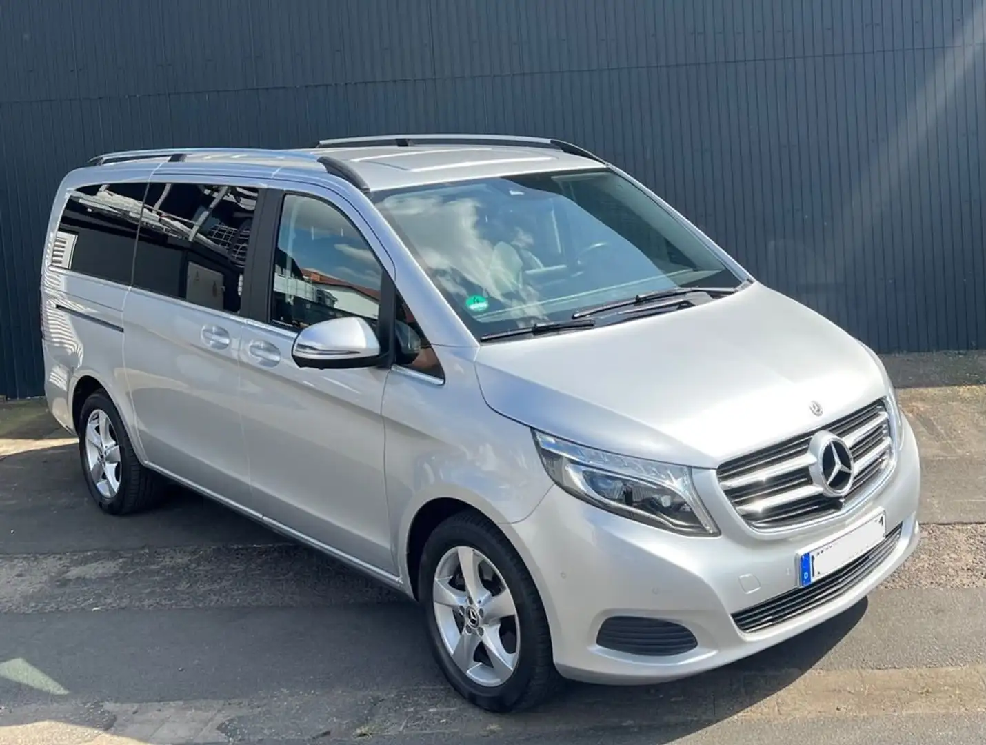 Mercedes-Benz V 250 V 250 (BlueTEC) d lang 7G-TRONICAvantgarde Edition Plateado - 1
