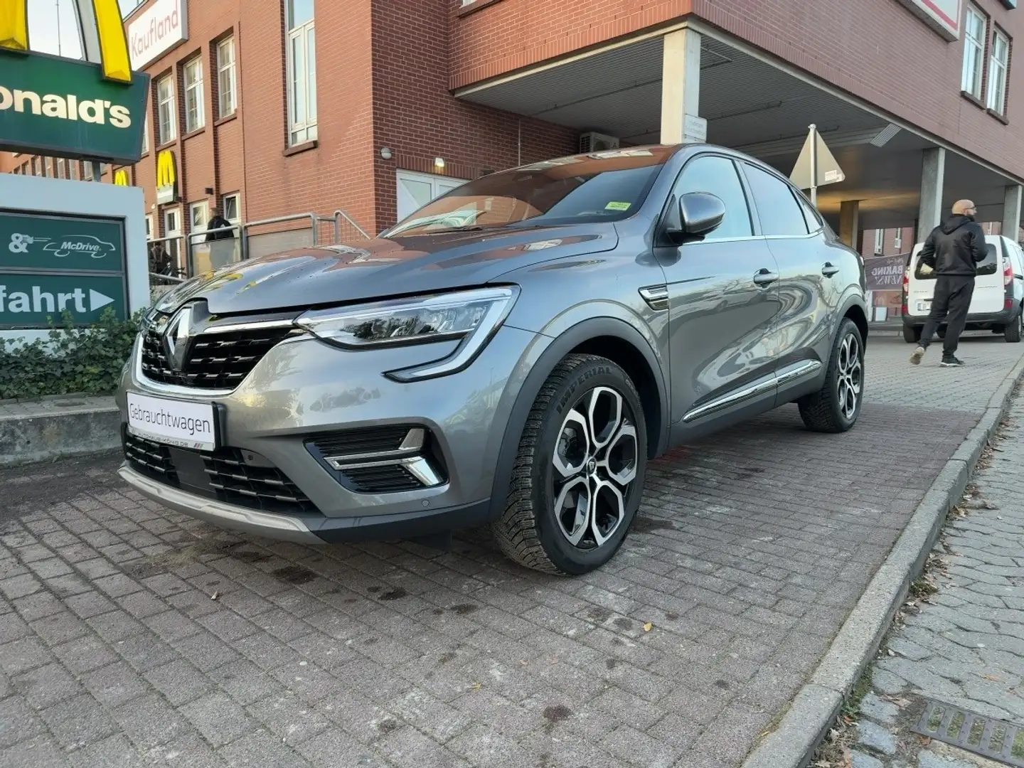 Renault Arkana Techno TCe140 *PDC+*DAB+*Klima* Grau - 2