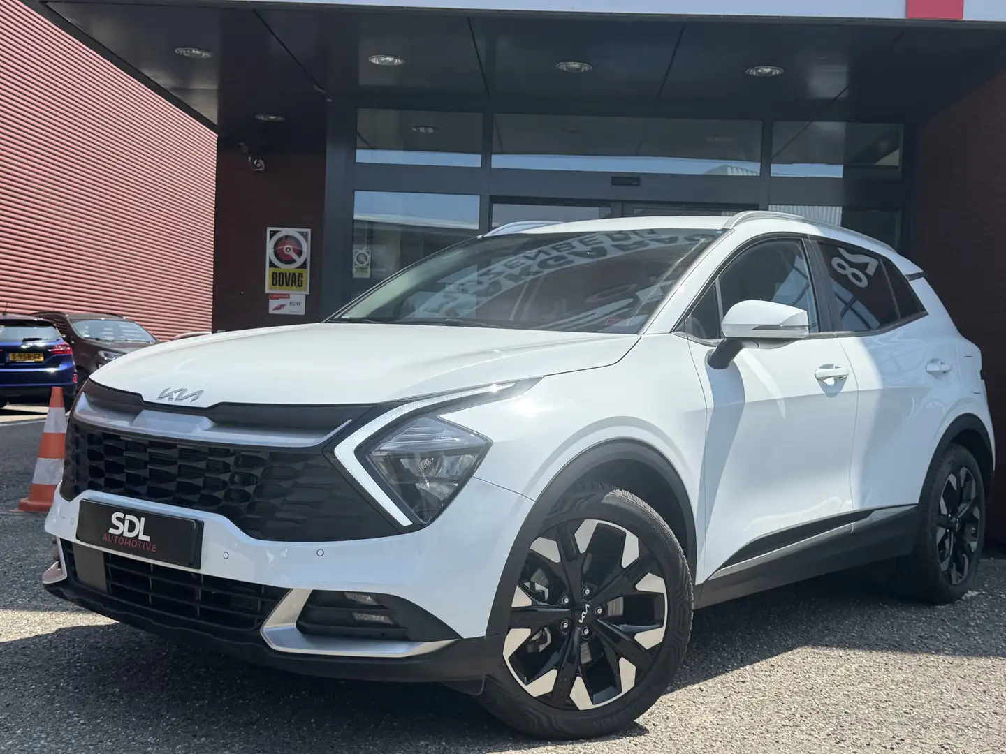 Kia Sportage 1.6 T-GDi Hybrid DynamicLine AWD // ELEK. STOELEN Wit - 2