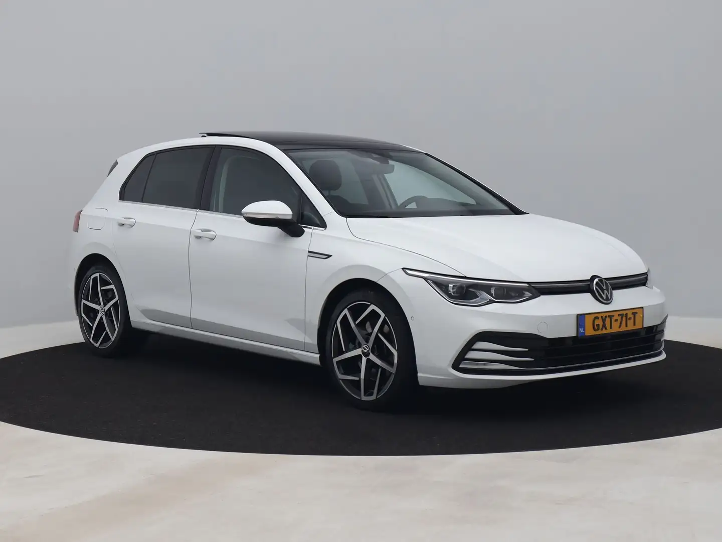 Volkswagen Golf 1.5 eTSI R-Line | PANO | CAMERA | ADAPTIVE | VIRTU Wit - 2