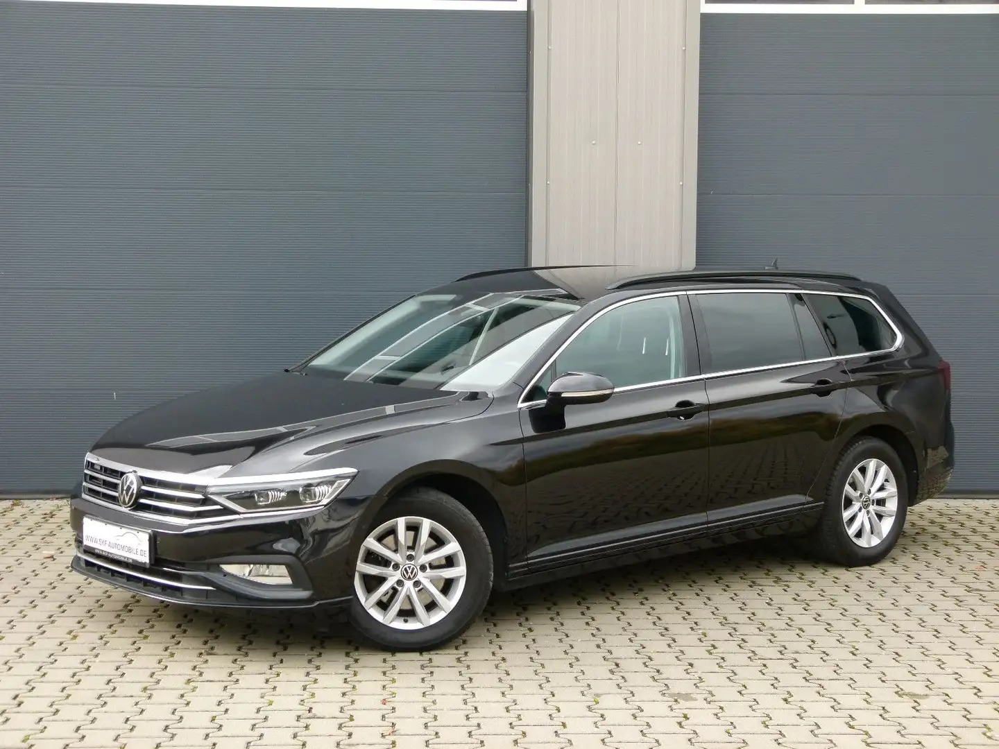 Volkswagen Passat Variant Passat DSG Virtual ACC LED Kamera PDC Navi 1Hand Noir - 1