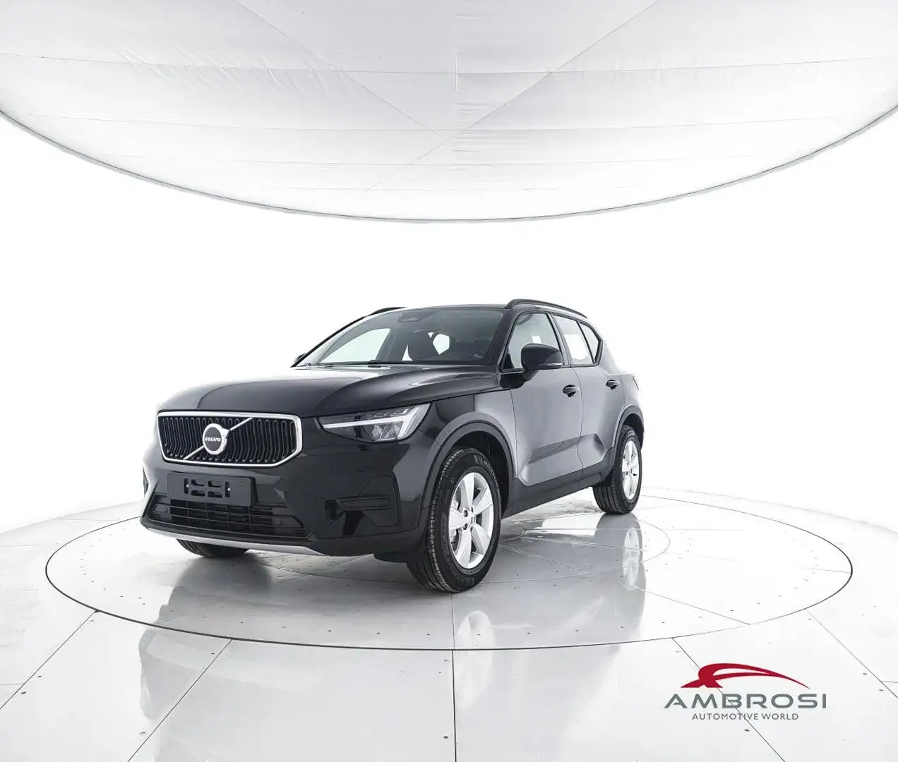 Volvo XC40 B3 Mild hybrid Benzina Essential Negru - 1