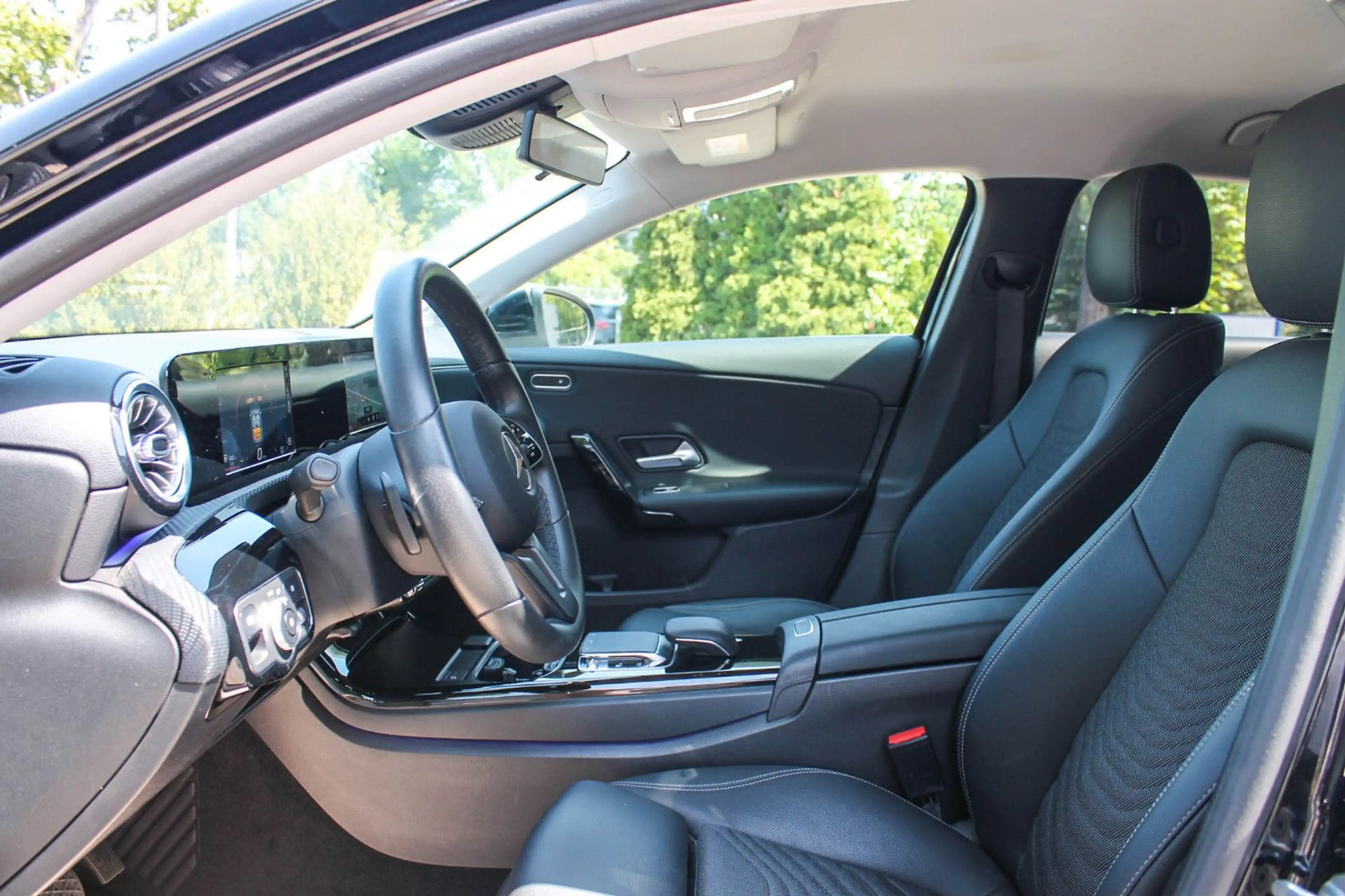 Mercedes-Benz A 180 AUT*LED*MBUX*NAVI*Ambiente*SHZ — photo 9