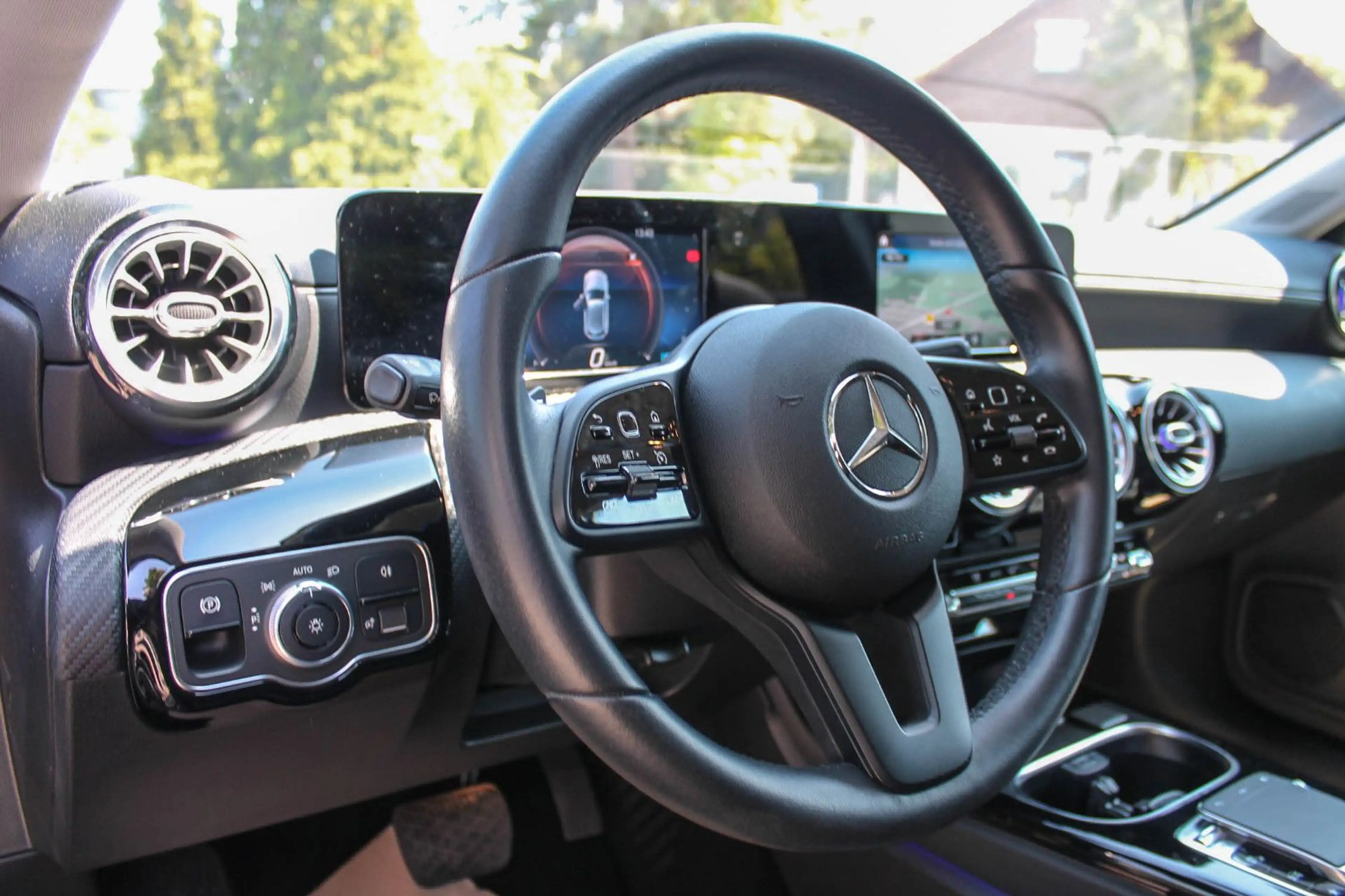 Mercedes-Benz A 180 AUT*LED*MBUX*NAVI*Ambiente*SHZ — photo 13