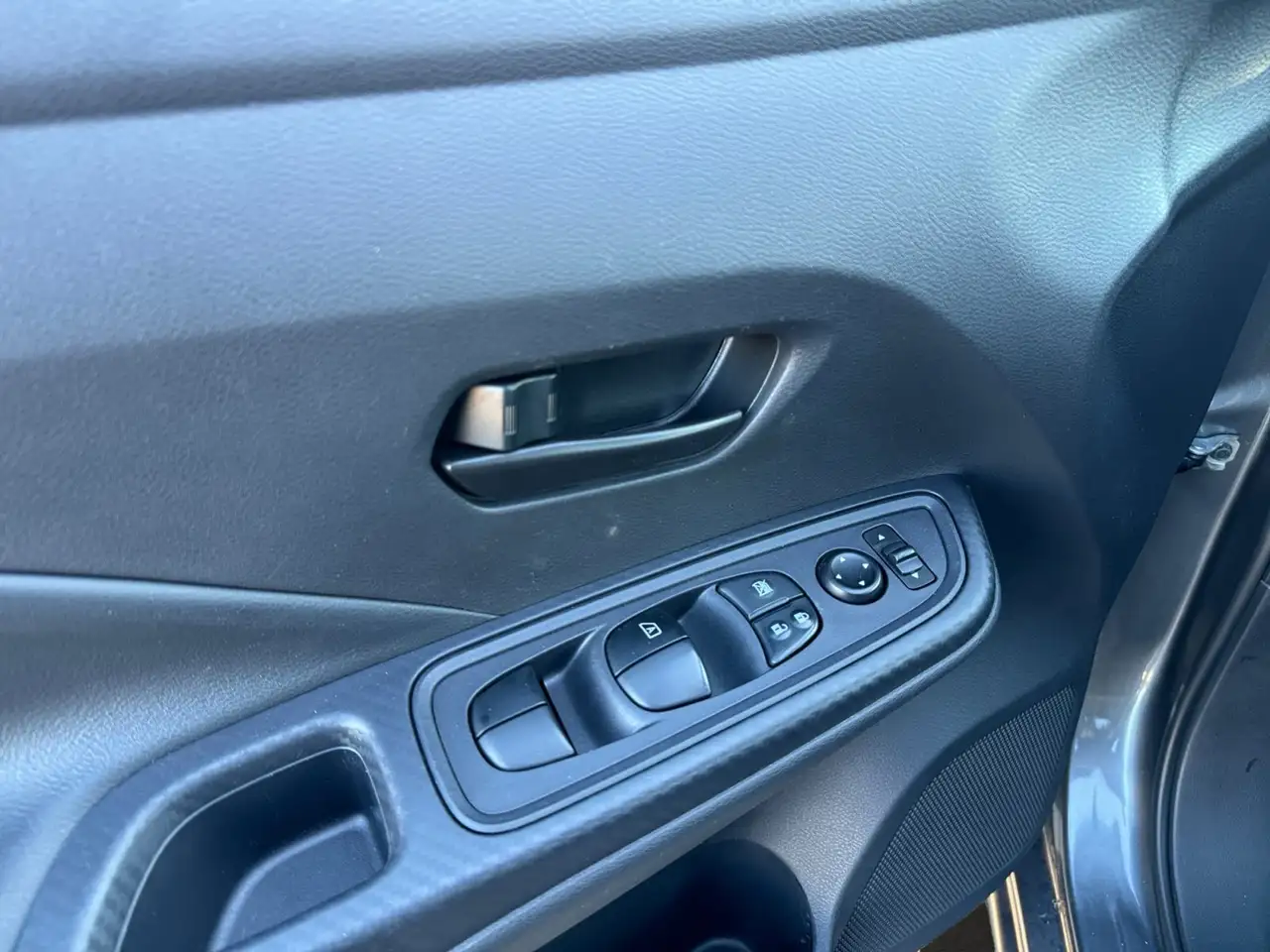 Nissan Versa снимка Nissan Versa