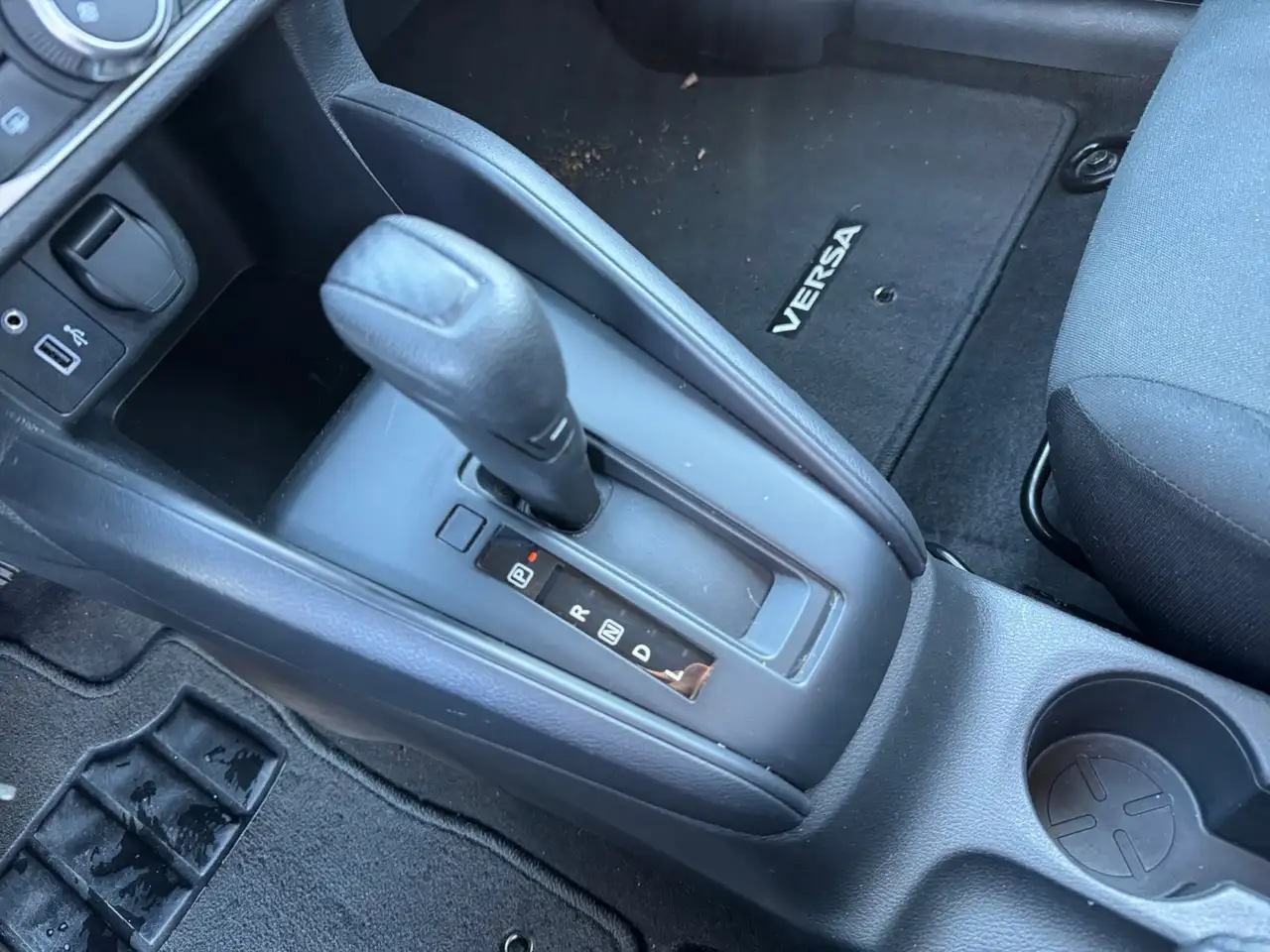 Nissan Versa снимка Nissan Versa