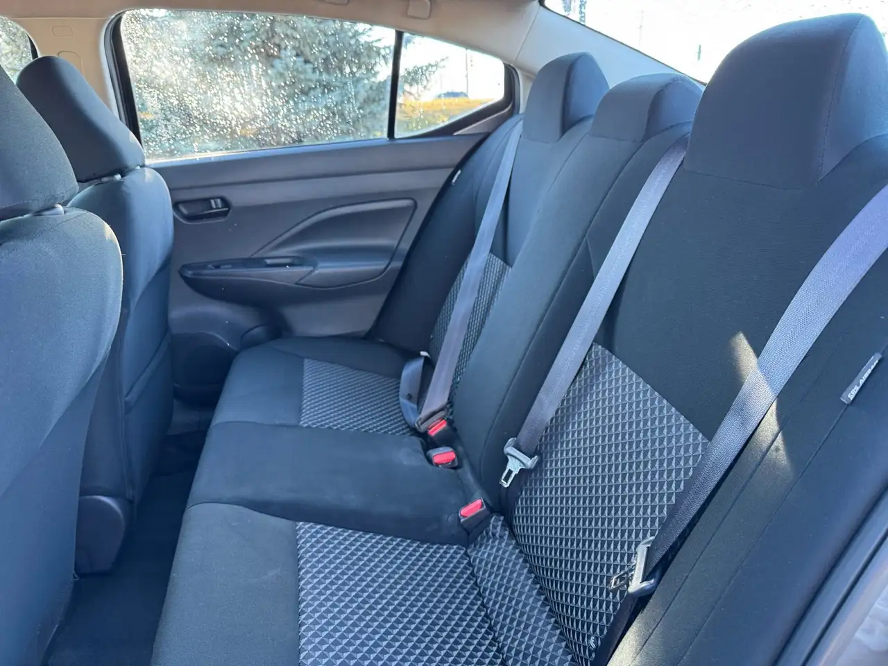 Nissan Versa снимка Nissan Versa