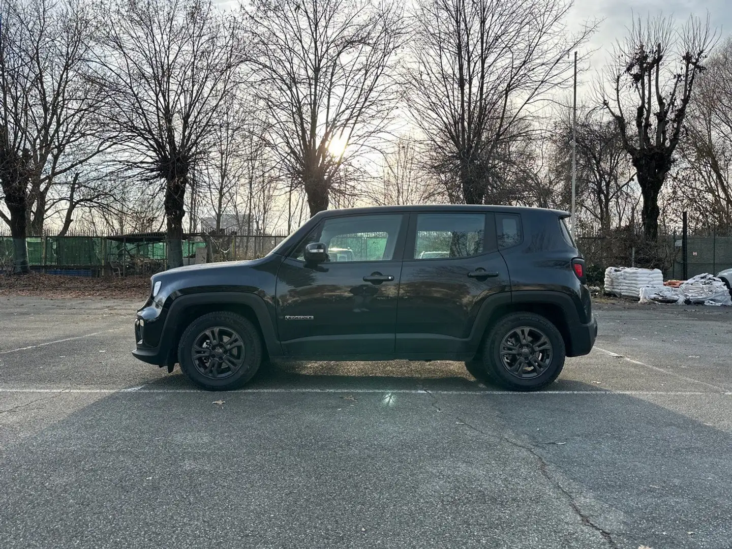 Jeep Renegade 1.0 T3 120cv Longitude crna - 2