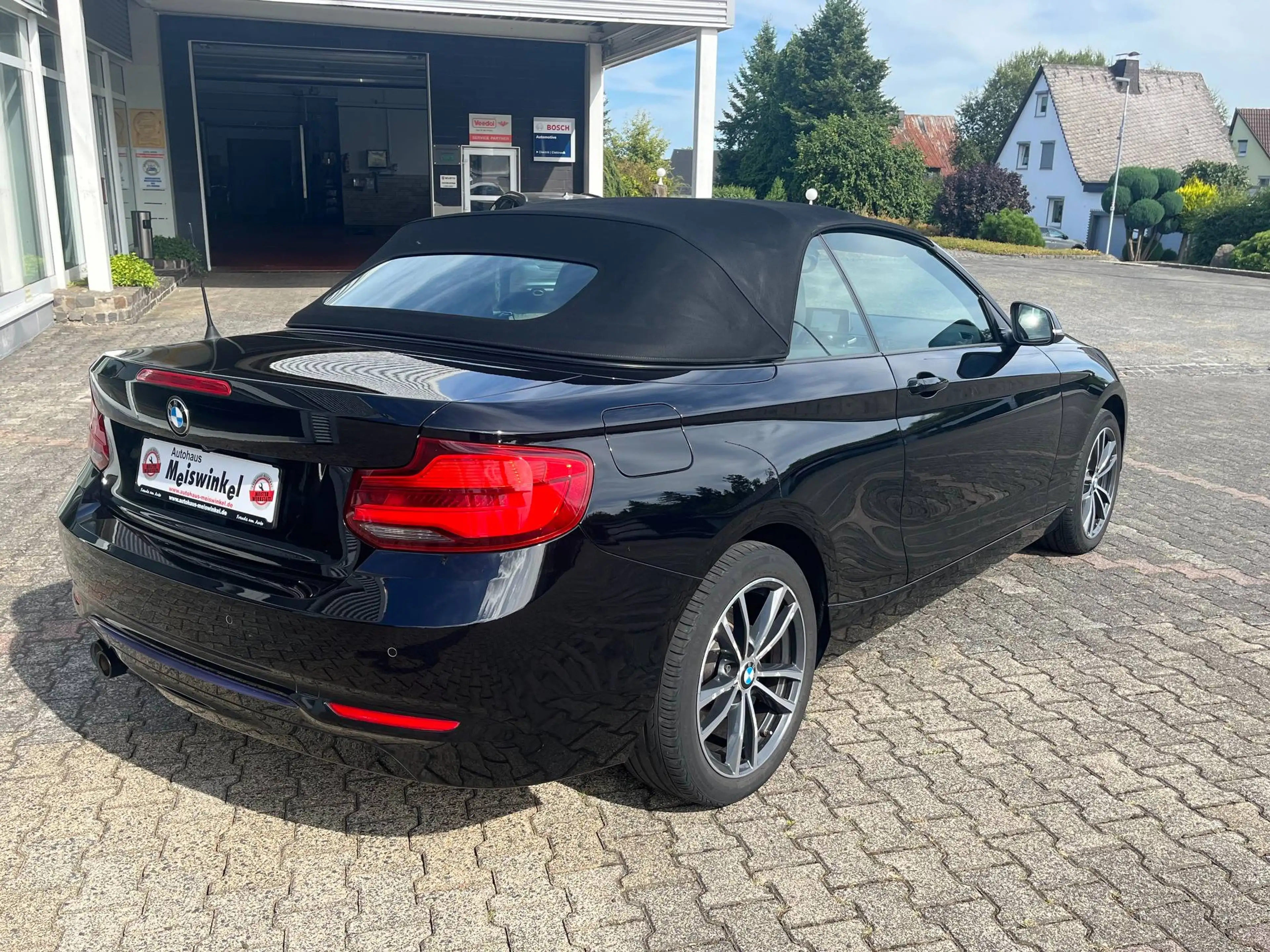 BMW 220 220 i Cabrio Sport Line — photo 6