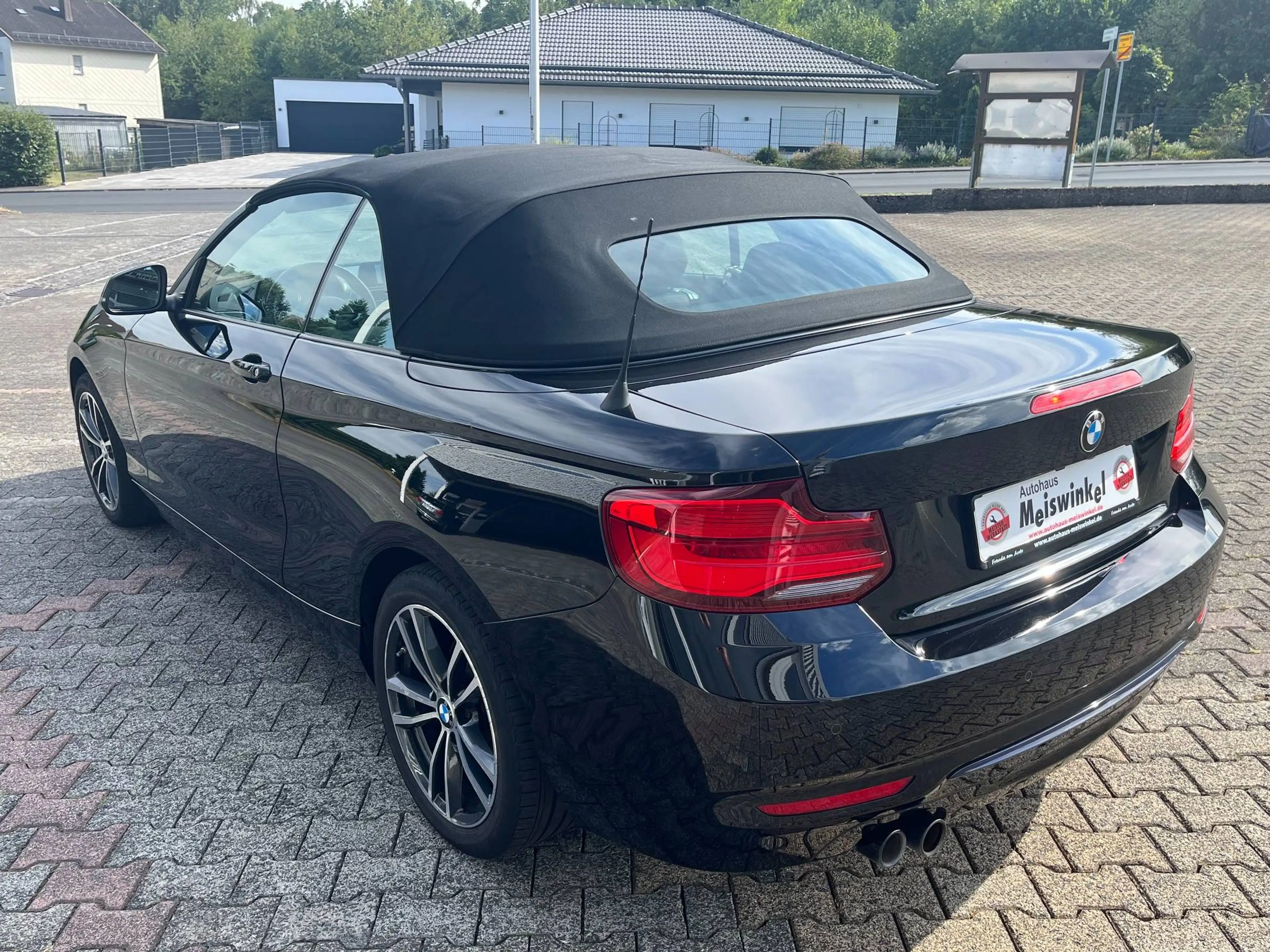 BMW 220 220 i Cabrio Sport Line — photo 4
