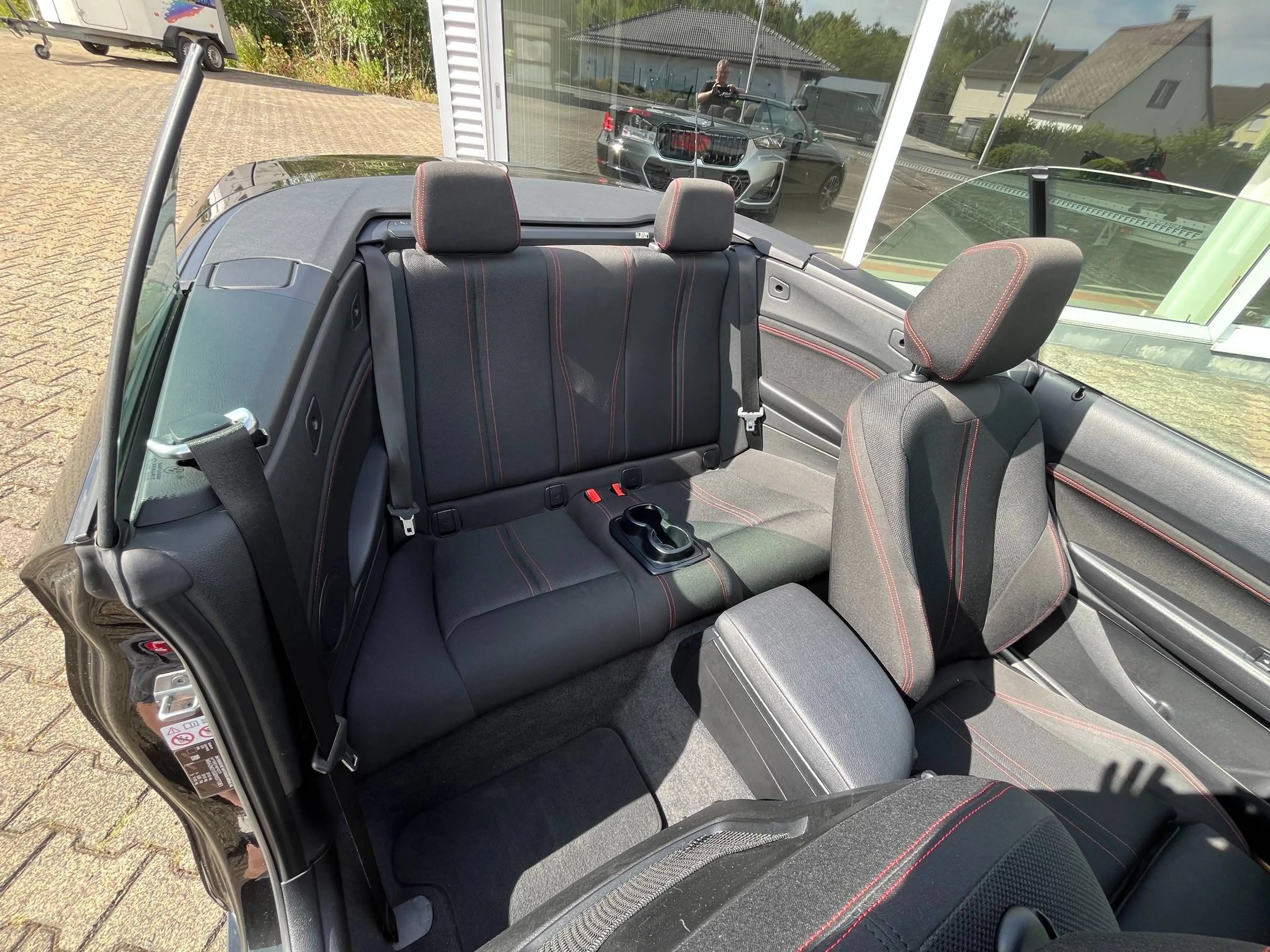 BMW 220 220 i Cabrio Sport Line — photo 11
