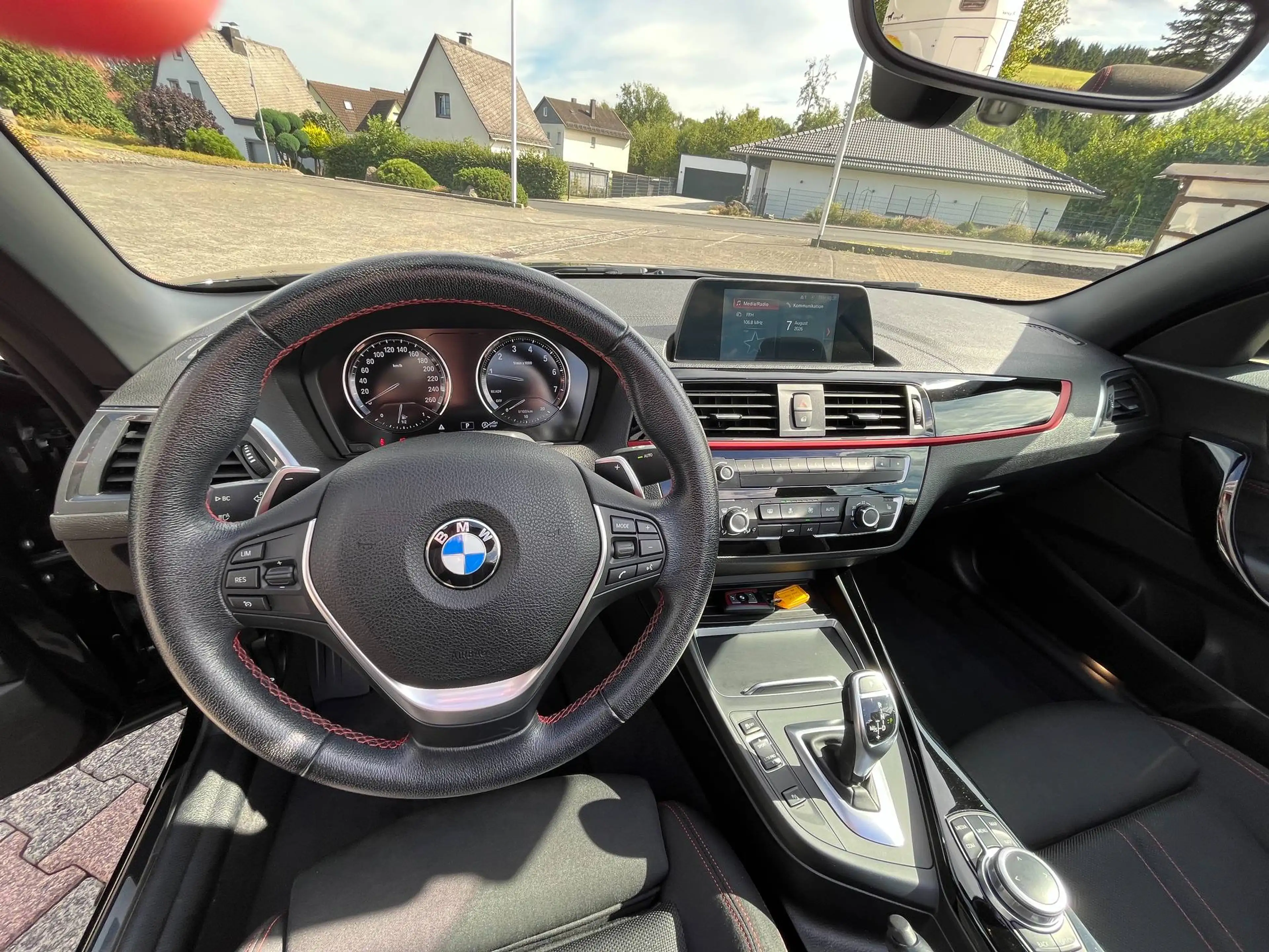 BMW 220 220 i Cabrio Sport Line — photo 13