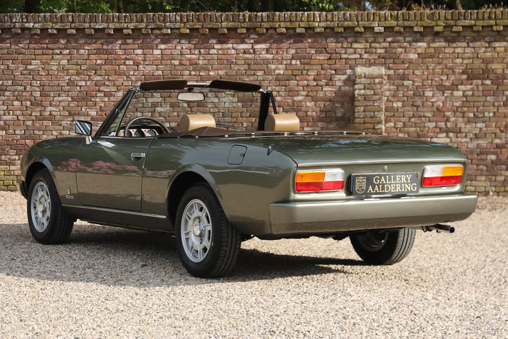 Peugeot 504 Cabriolet "Gris Fume métallisé" "Restored" at the Grün - 2