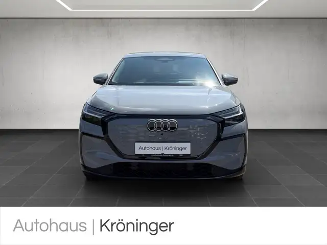 Audi E-Tron view 5