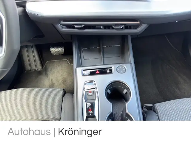 Audi E-Tron view 14
