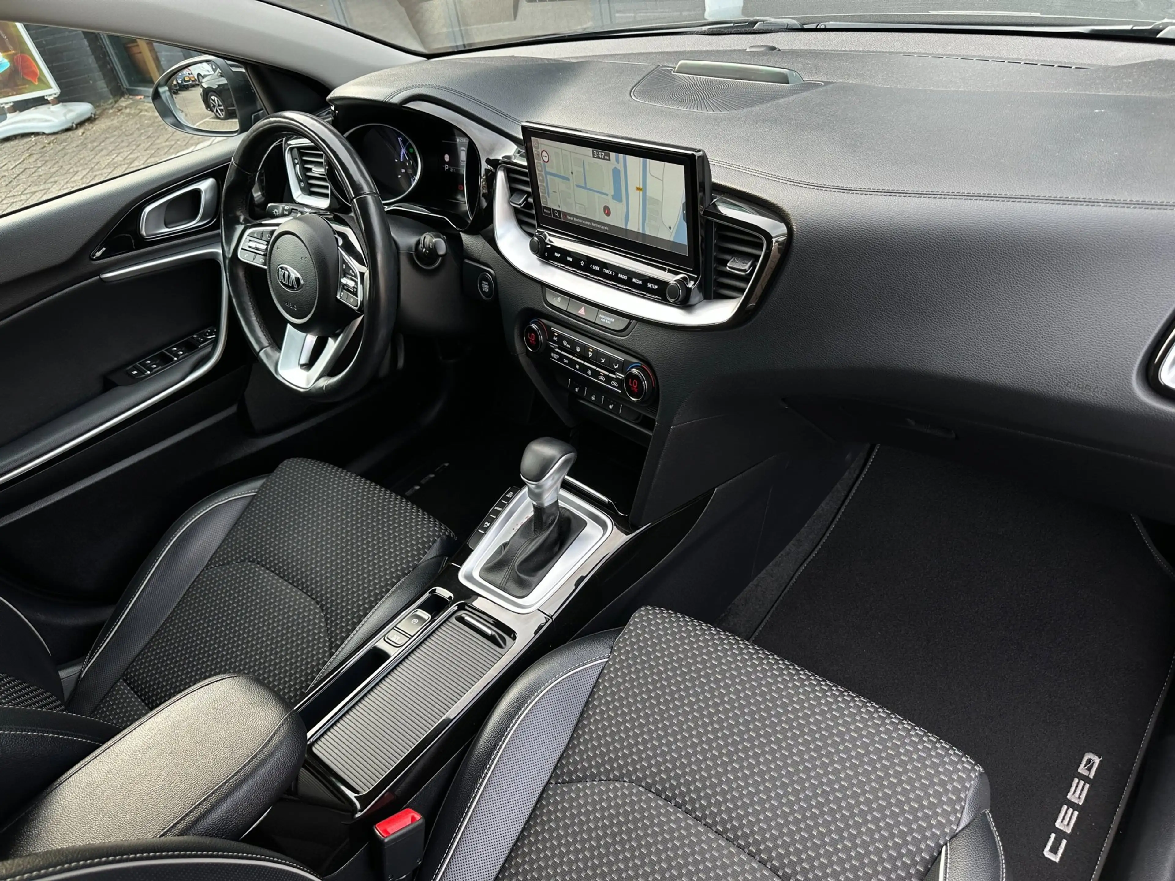Kia Ceed SW / cee'd SW Sportswagon 1.6 GDI PHEV DynamicPlusLine/CAMERA/CA — photo 14