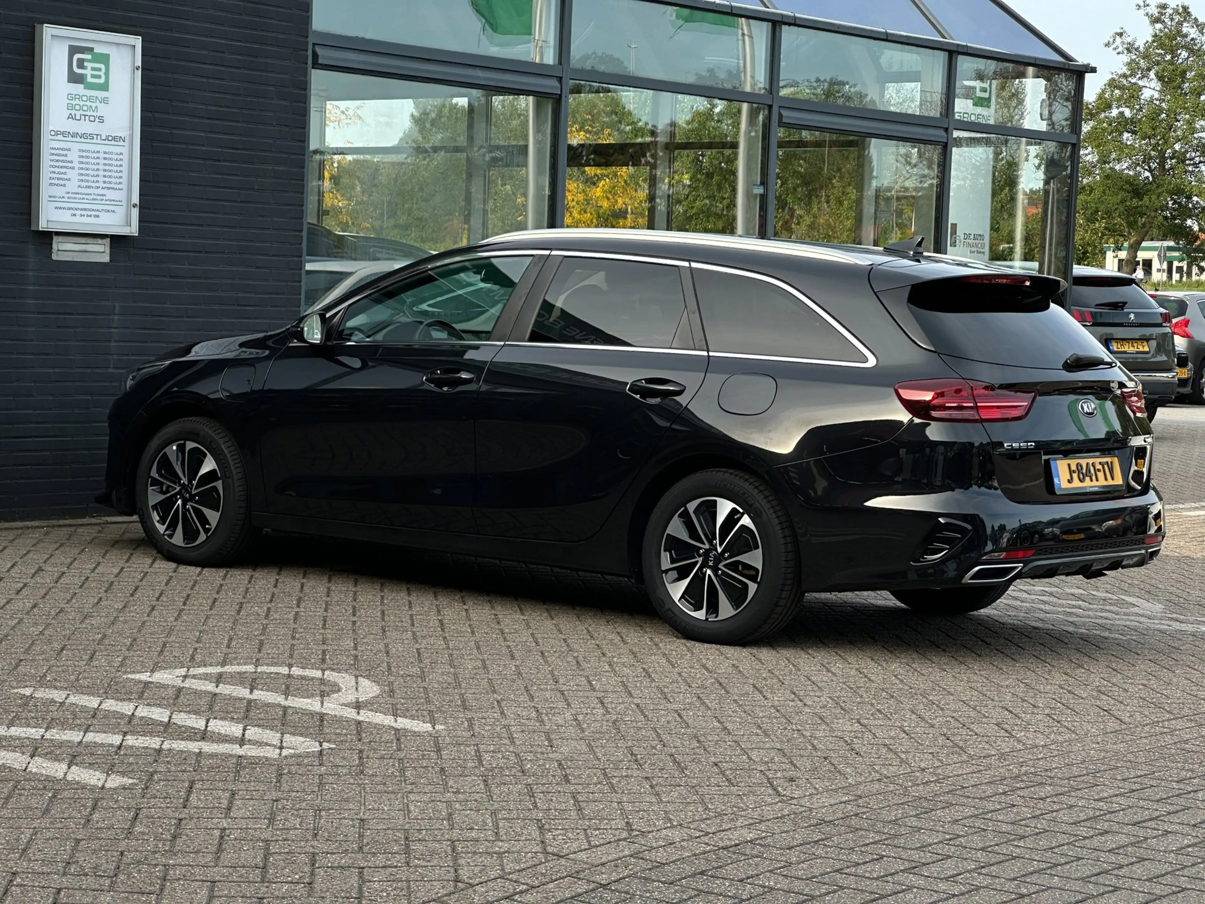 Kia Ceed SW / cee'd SW Sportswagon 1.6 GDI PHEV DynamicPlusLine/CAMERA/CA — photo 3