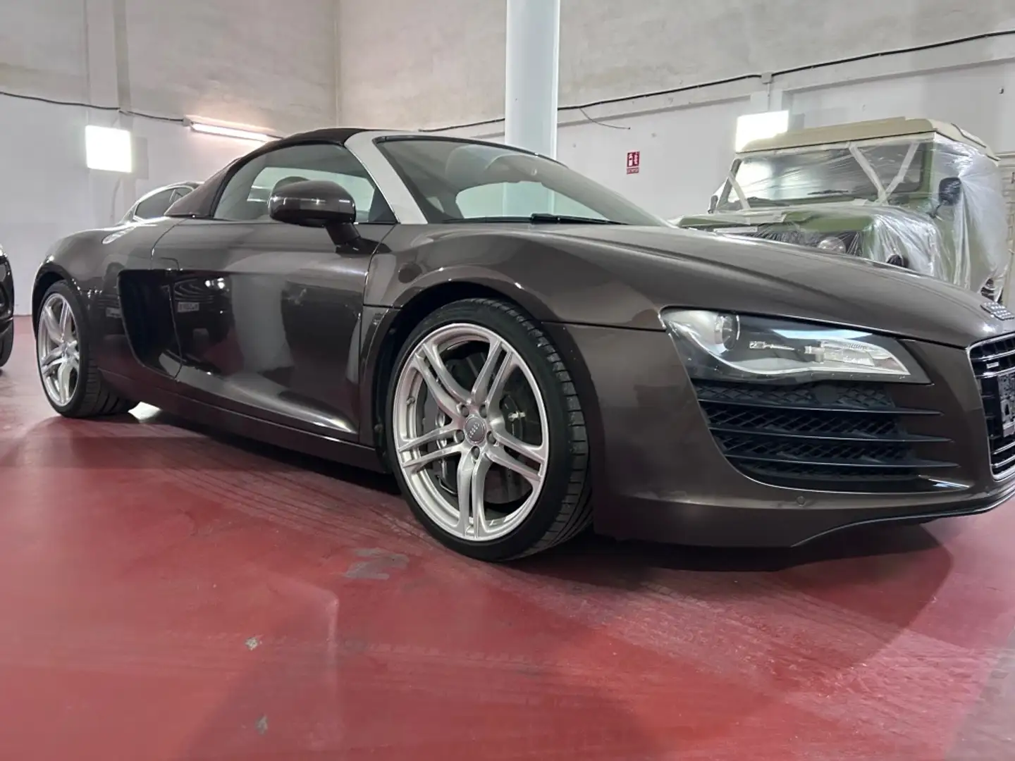 Audi R8 Descapotable Automático de 2 Puertas Marrón - 1