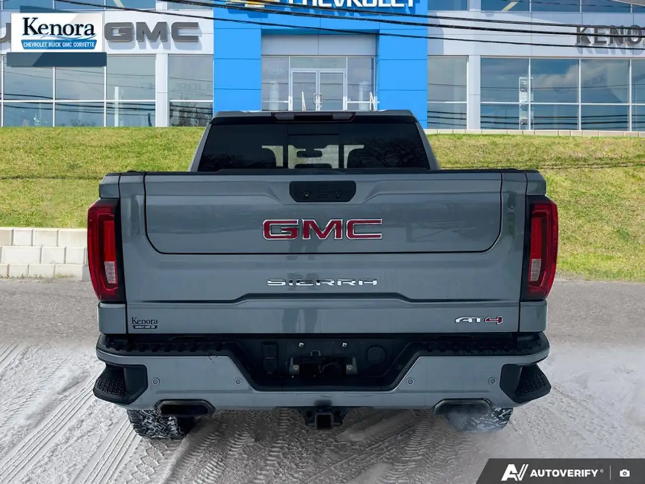 GMC Sierra 1500 снимка GMC Sierra 1500