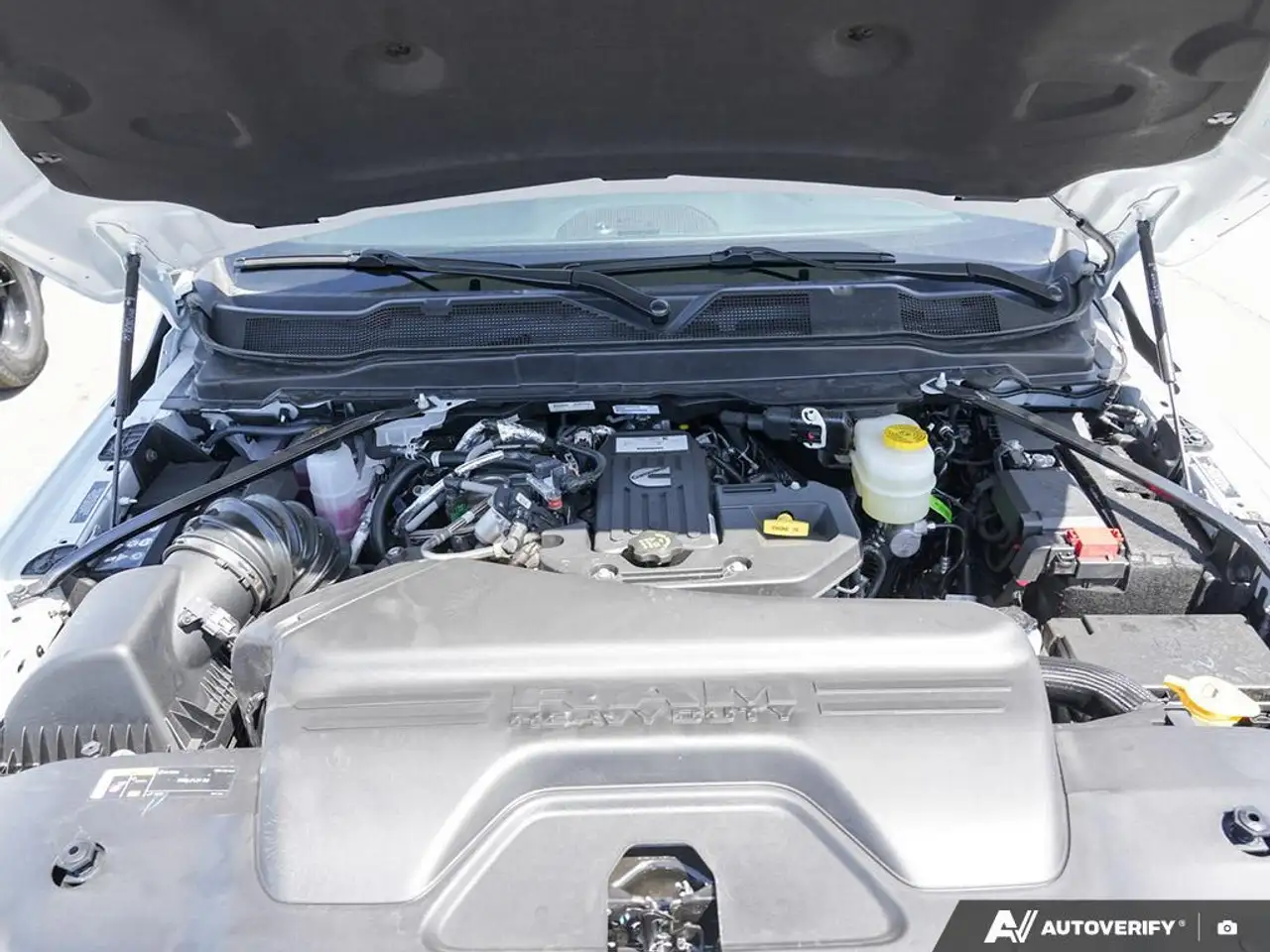 RAM 2500 снимка RAM 2500