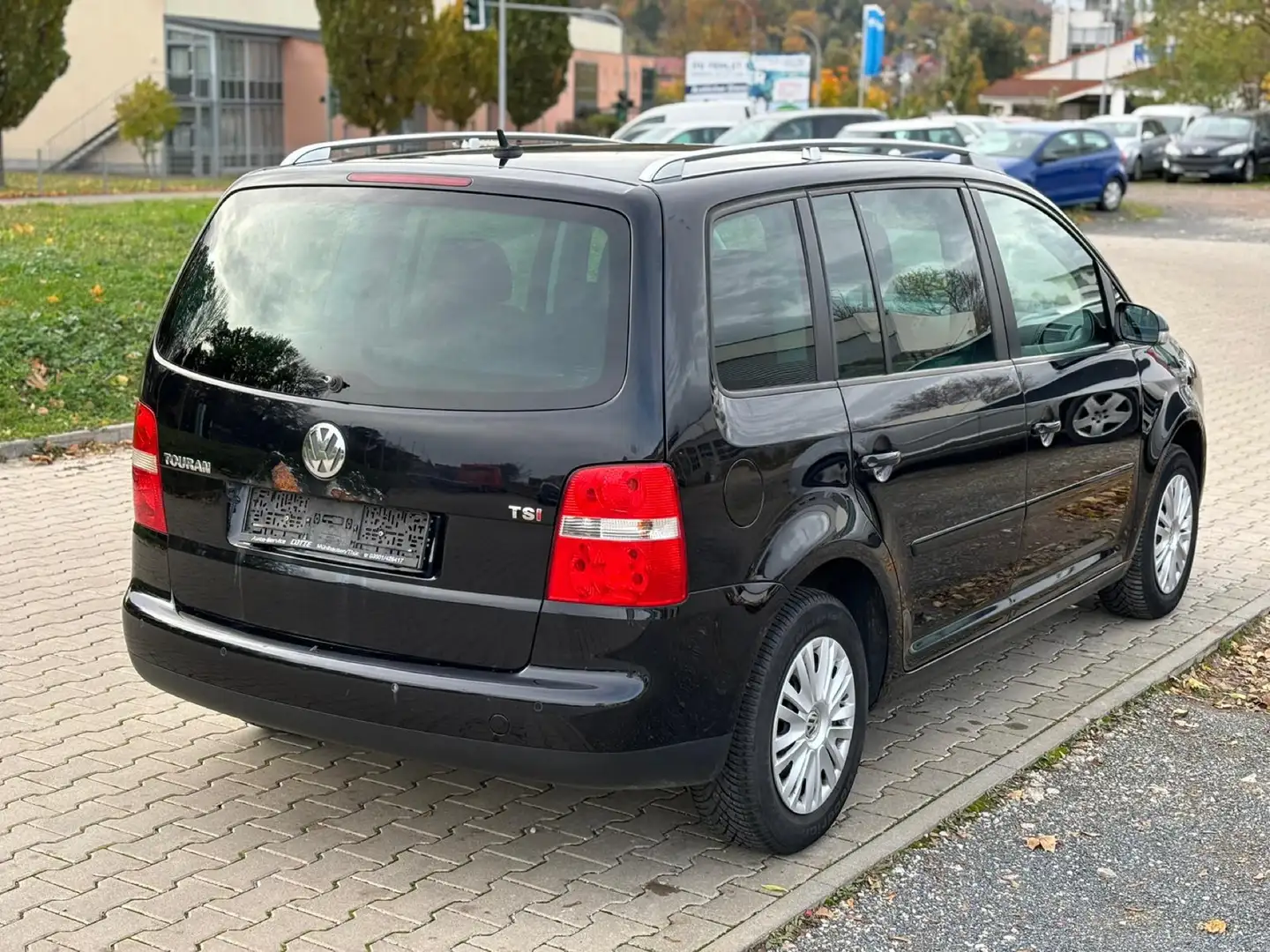 Volkswagen Touran 1.4 TSI Trendline 7 SITZER Negro - 2