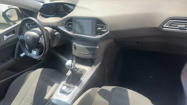 Peugeot 308 view 10