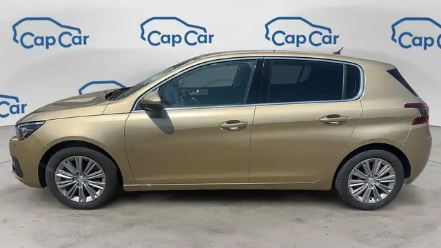 Peugeot 308 view 2