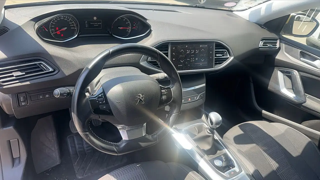 Peugeot 308 308 — photo 8