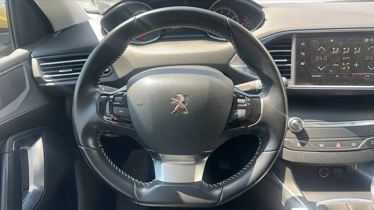 Peugeot 308 308 — photo 22