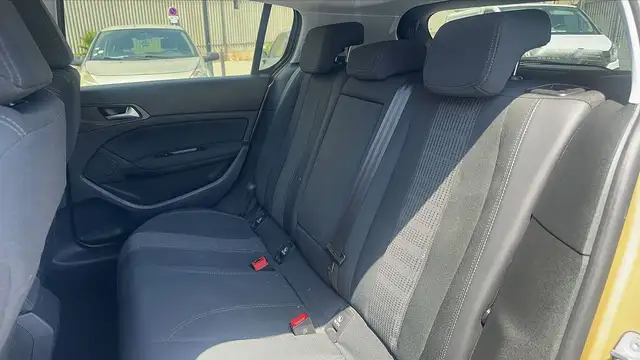 Peugeot 308 view 9