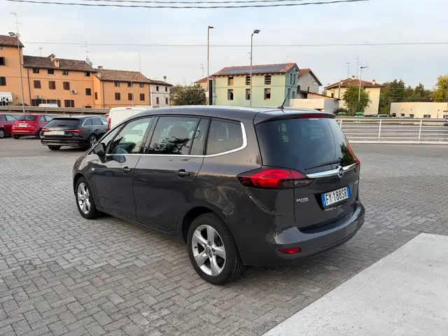 Opel Zafira view 5
