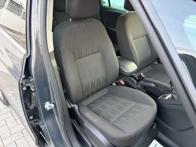 Opel Zafira view 11