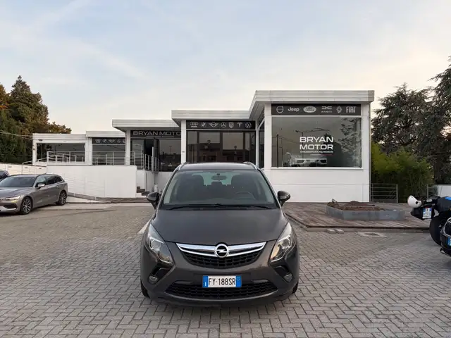 2014 Opel Zafira in Grey for sale