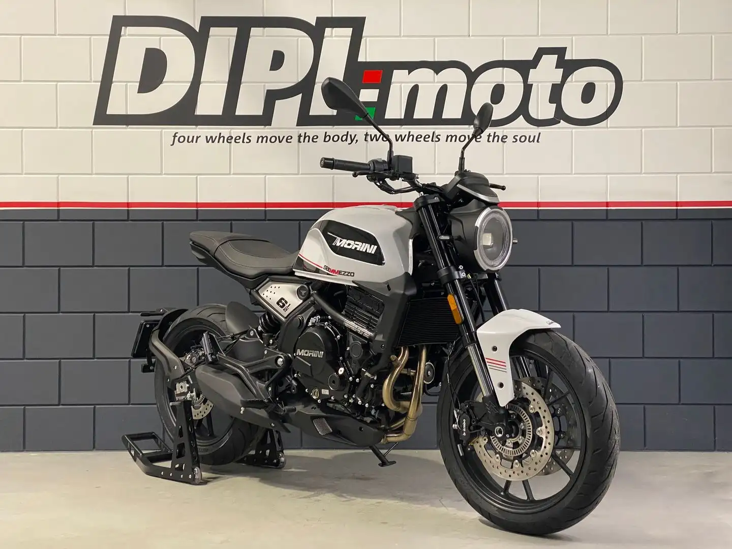 Moto Morini Seiemmezzo STR - 1