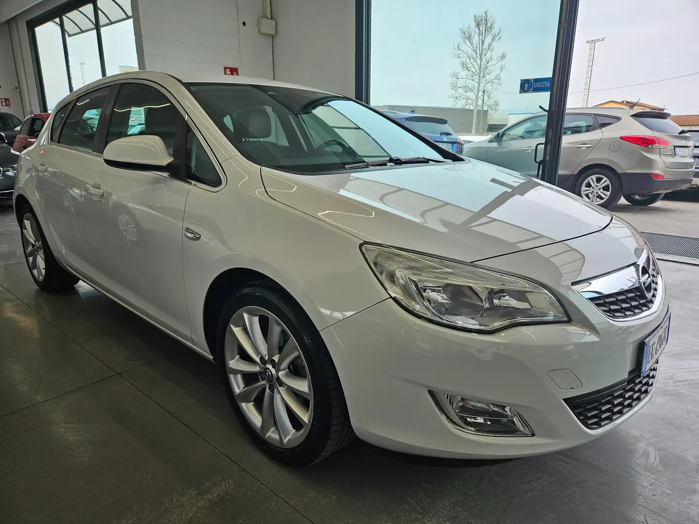 Opel Astra 5p 1.4 t Elective 140cv Wit - 1