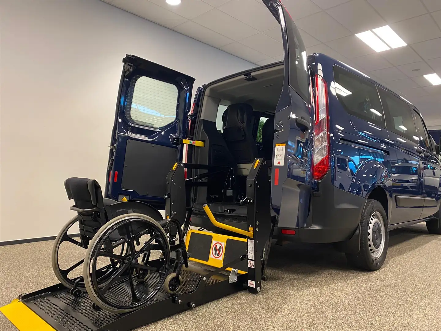 Ford Transit Custom L1H1 Rolstoelbus Bleu - 2