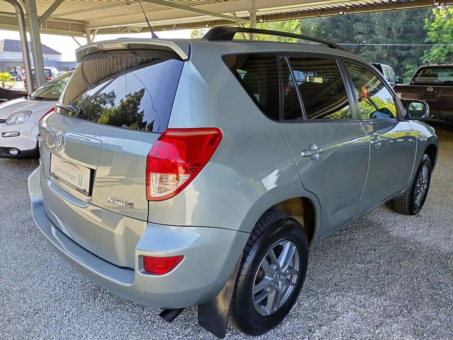 Toyota RAV 4 2,2 D-4D 135 DPF 4WD Cross Sport 1.Besitz! Grün - 2